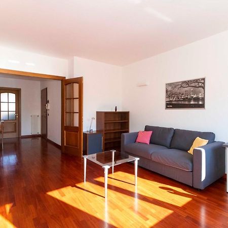Апартаменты Cozy&Spacious Apt 2 Min Walk From The Tram Stop! Турин Экстерьер фото