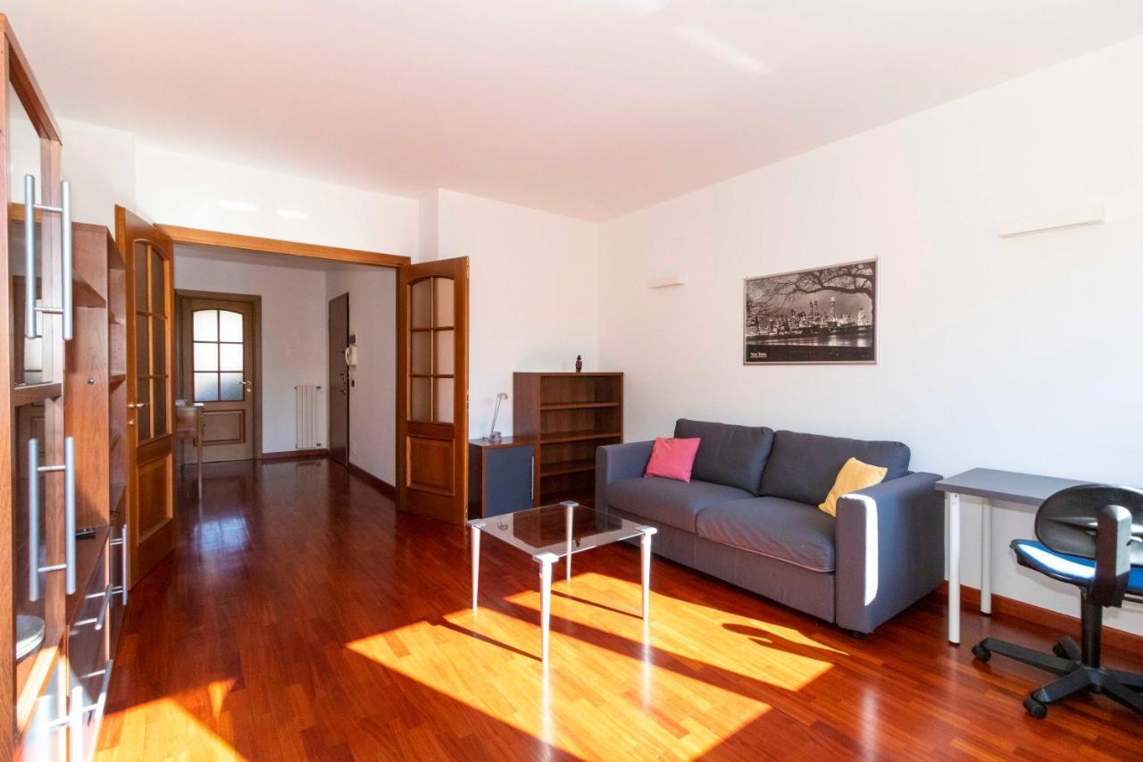 Апартаменты Cozy&Spacious Apt 2 Min Walk From The Tram Stop! Турин Экстерьер фото