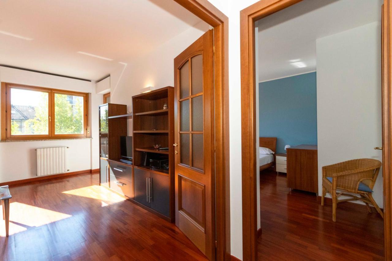 Апартаменты Cozy&Spacious Apt 2 Min Walk From The Tram Stop! Турин Экстерьер фото