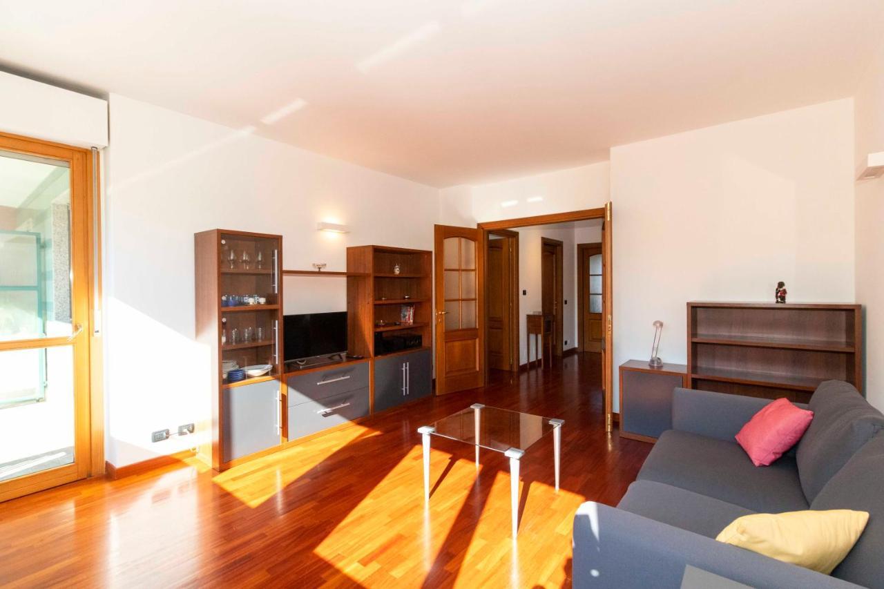 Апартаменты Cozy&Spacious Apt 2 Min Walk From The Tram Stop! Турин Экстерьер фото