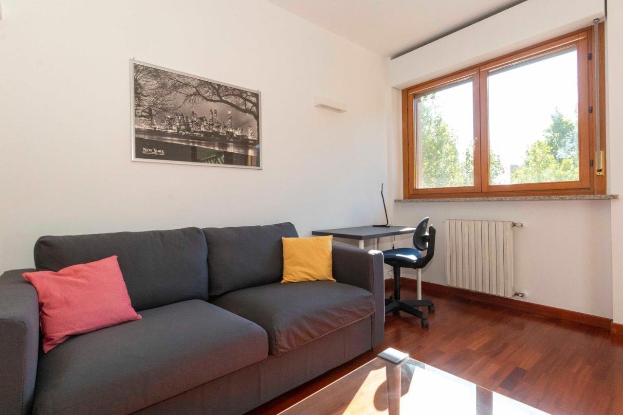 Апартаменты Cozy&Spacious Apt 2 Min Walk From The Tram Stop! Турин Экстерьер фото